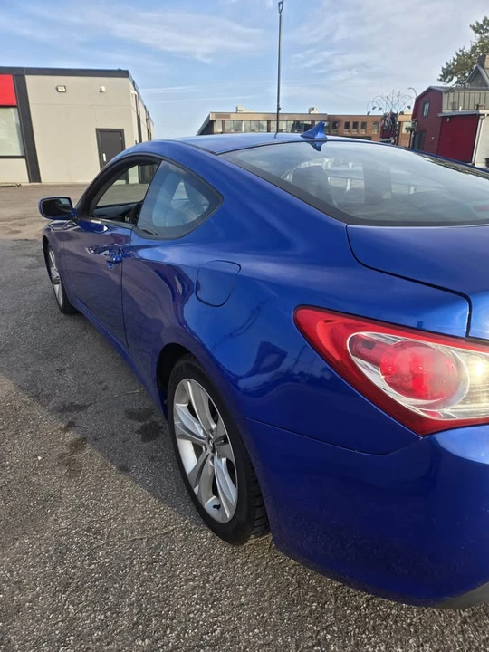 2011 Hyundai Genesis Coupe - Image 2 of 10