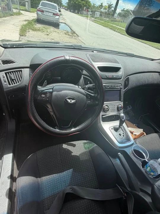 2011 Hyundai Genesis Coupe - Image 6 of 9