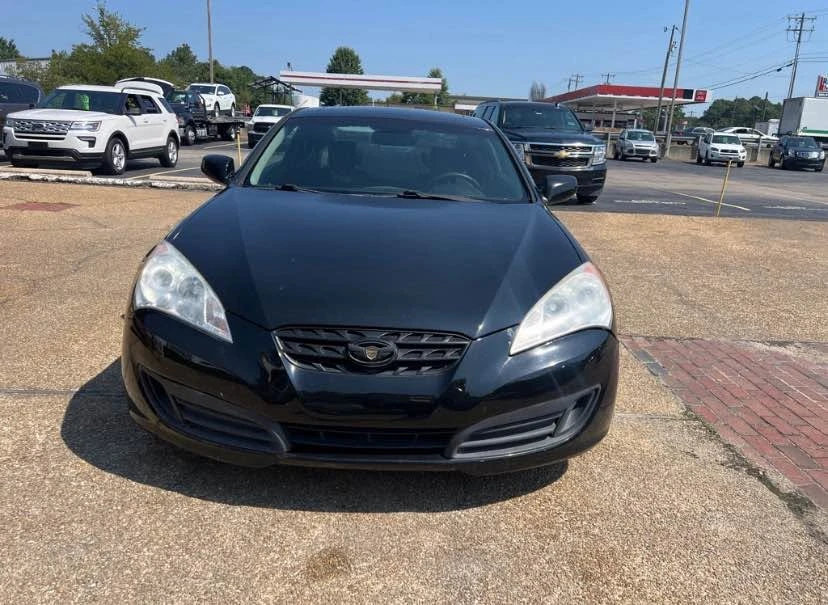 2011 Hyundai Genesis Coupe - Image 2 of 10