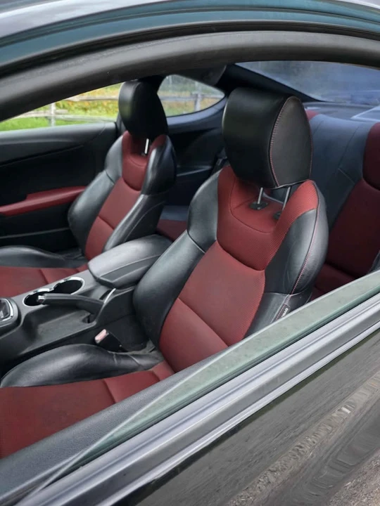 2011 Hyundai Genesis Coupe - Image 6 of 6