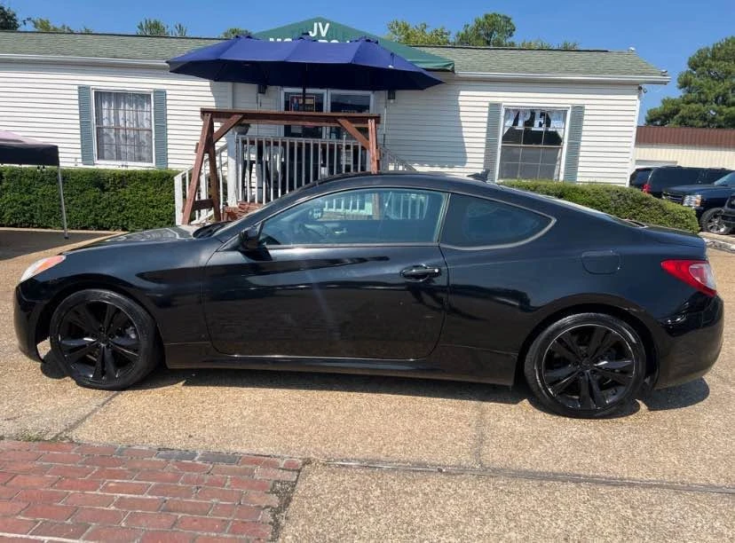 2011 Hyundai Genesis Coupe - Image 8 of 10