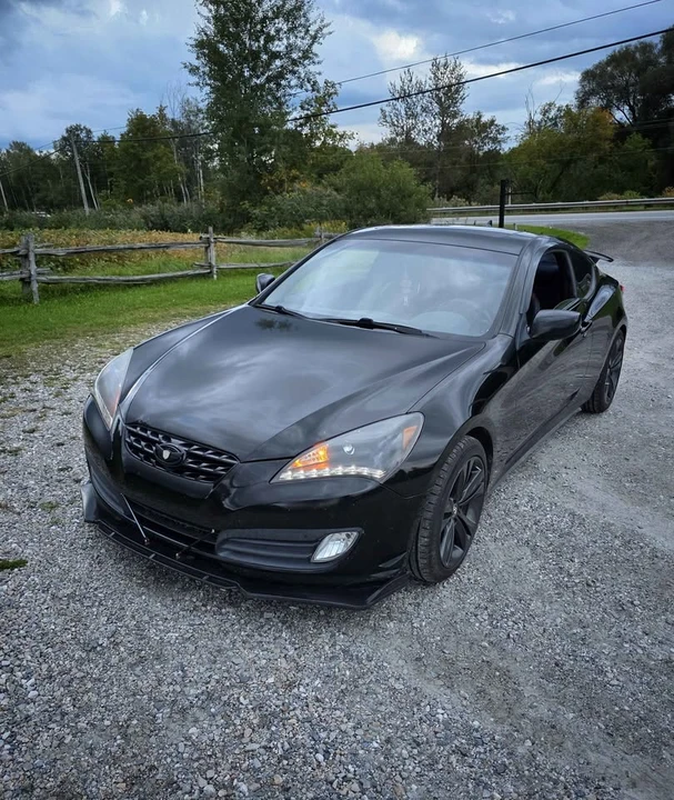 2011 Hyundai Genesis Coupe - Image 2 of 6