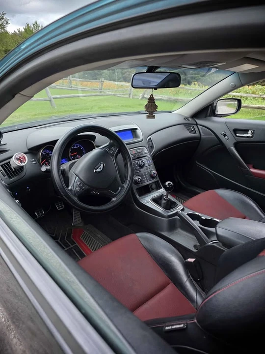 2011 Hyundai Genesis Coupe - Image 5 of 6