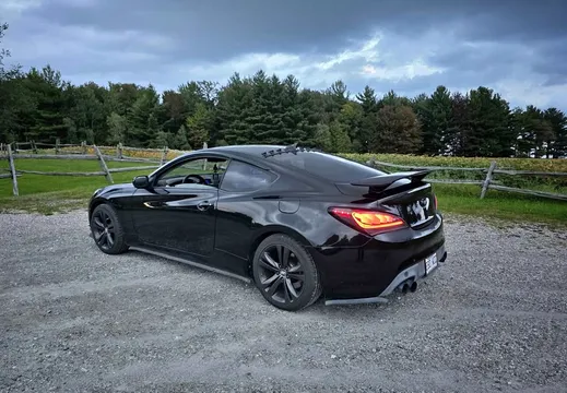 2011 Hyundai Genesis Coupe 2.0T