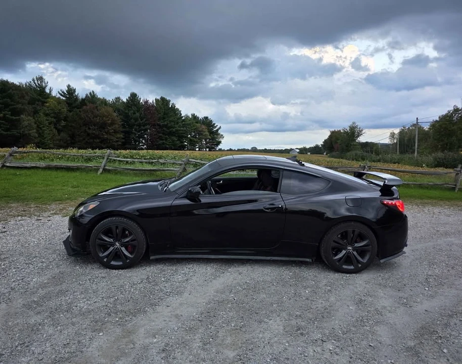 2011 Hyundai Genesis Coupe - Image 4 of 6