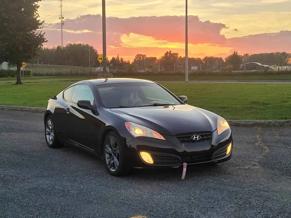2011 Hyundai Genesis Coupe - Image 2 of 7