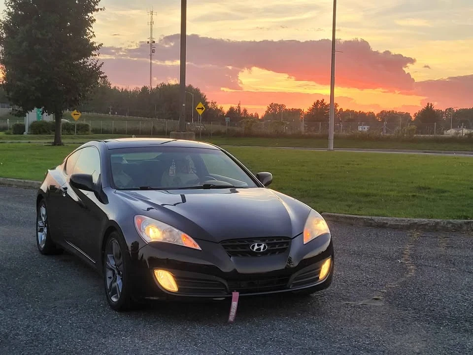 2011 Hyundai Genesis Coupe - Image 6 of 7