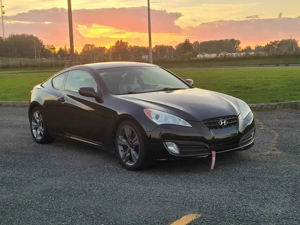 2011 Hyundai Genesis Coupe - Image 4 of 7