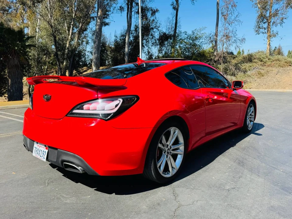 2011 Hyundai Genesis Coupe - Image 4 of 10