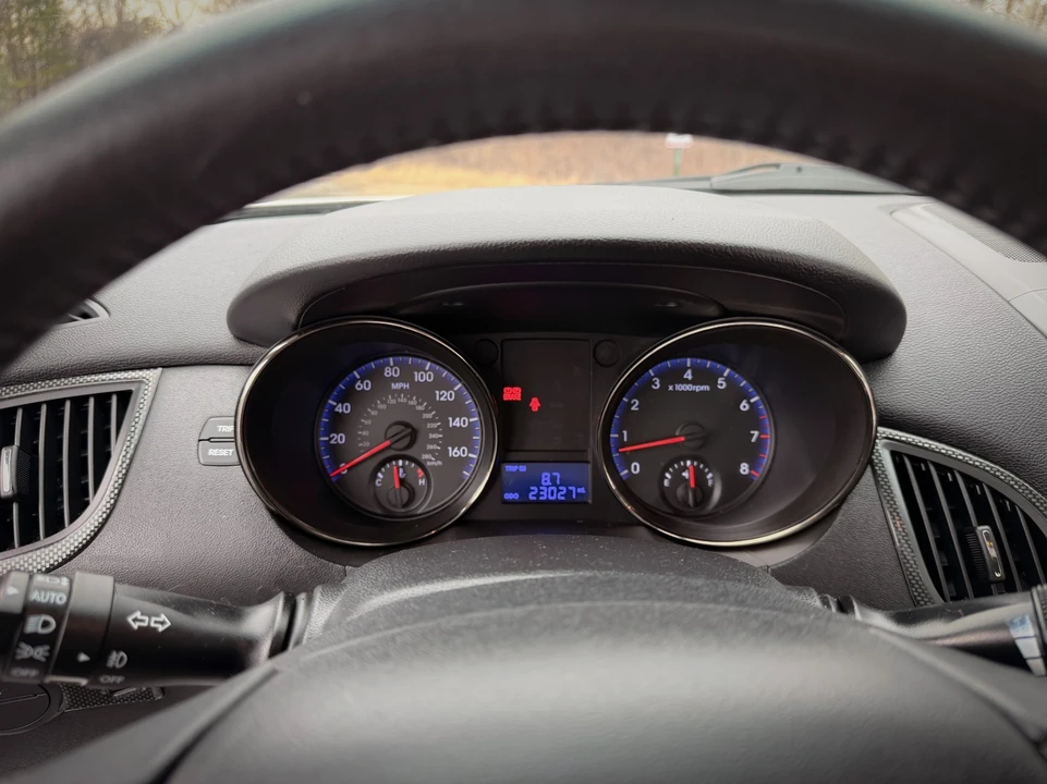 2011 Hyundai Genesis Coupe - Image 19 of 21