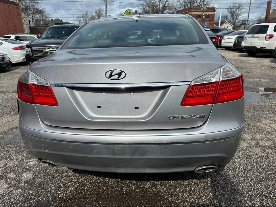 2011 Hyundai Genesis - Image 7 of 12