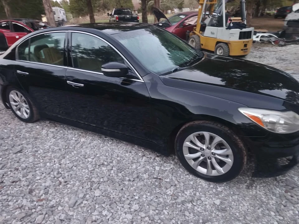 2011 Hyundai Genesis - Image 3 of 4