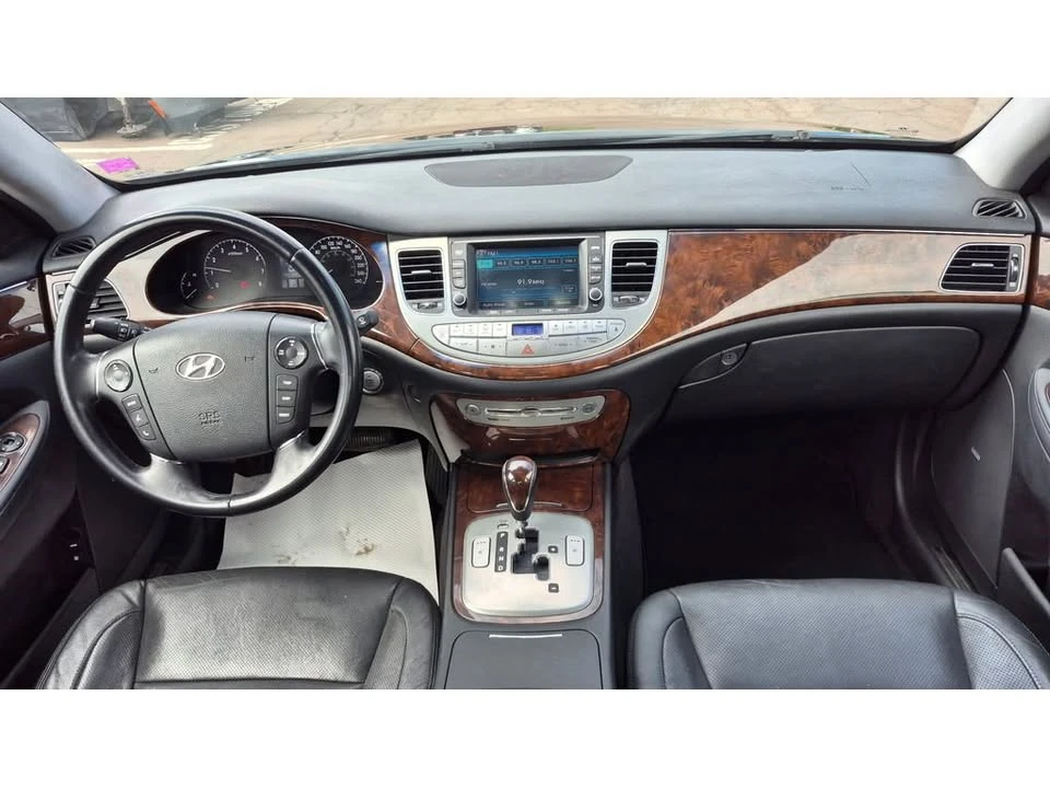 2011 Hyundai Genesis - Image 10 of 20