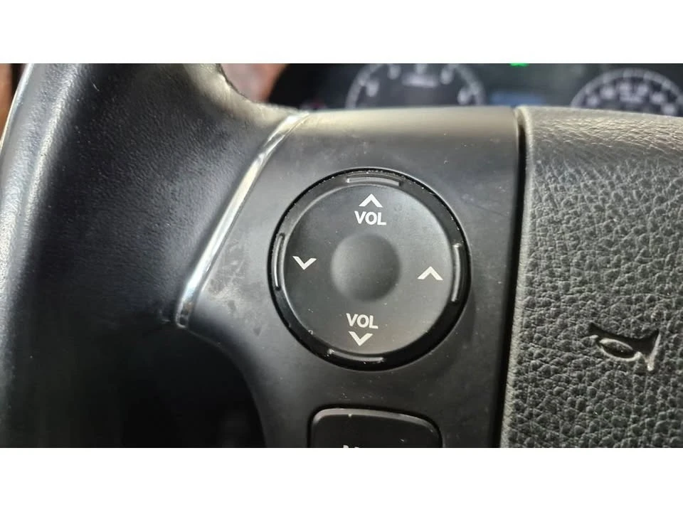 2011 Hyundai Genesis - Image 11 of 20
