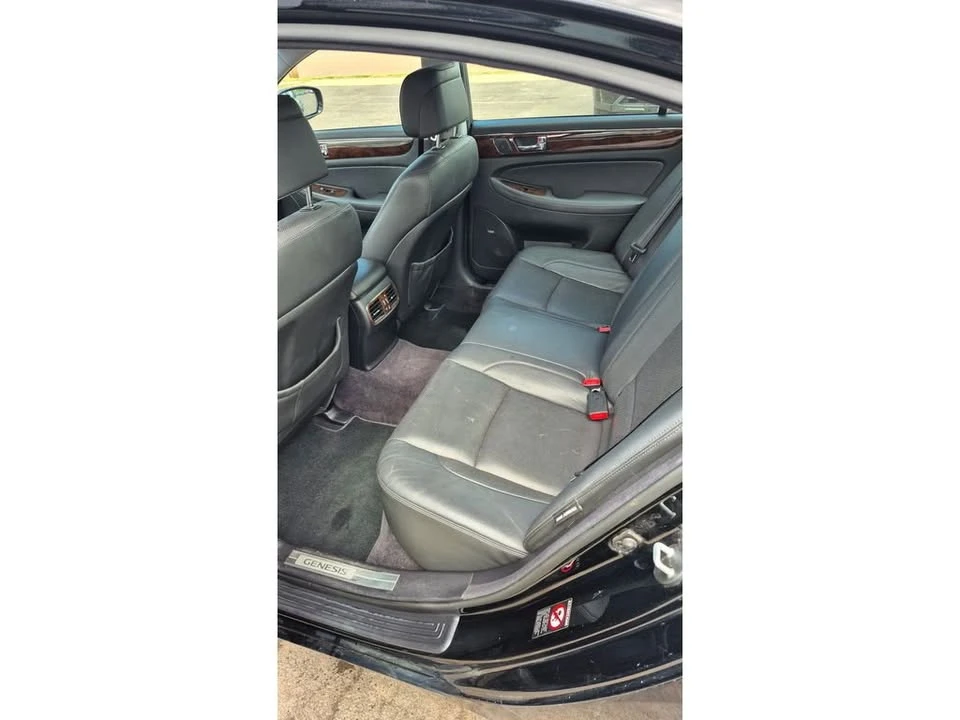 2011 Hyundai Genesis - Image 7 of 20