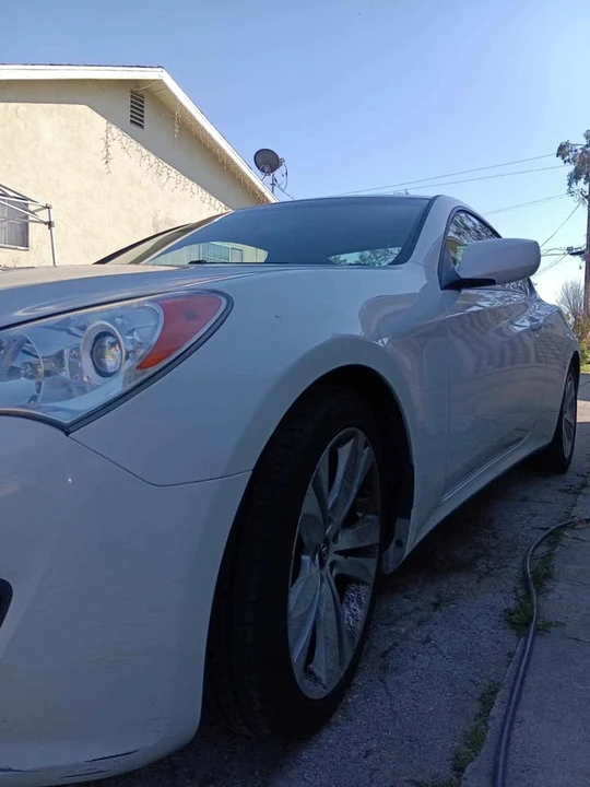 2011 Hyundai Genesis - Image 5 of 9
