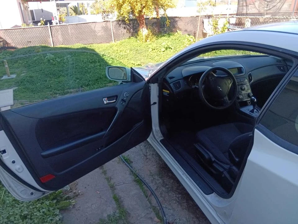 2011 Hyundai Genesis - Image 7 of 9