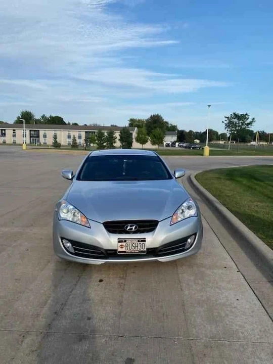 2011 Hyundai Genesis Coupe - Image 3 of 4