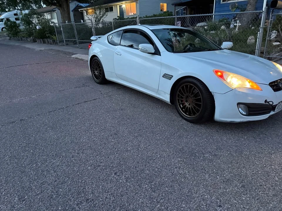 2011 Hyundai Genesis Coupe - Image 3 of 7
