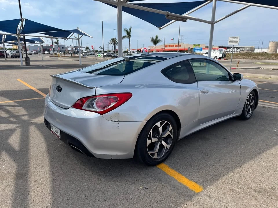 2011 Hyundai Genesis Coupe - Image 5 of 9
