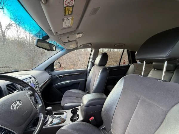 2011 Hyundai Santa Fe - Image 11 of 12