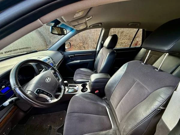 2011 Hyundai Santa Fe - Image 10 of 12