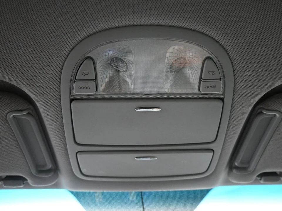 2011 Hyundai Santa Fe - Image 17 of 21
