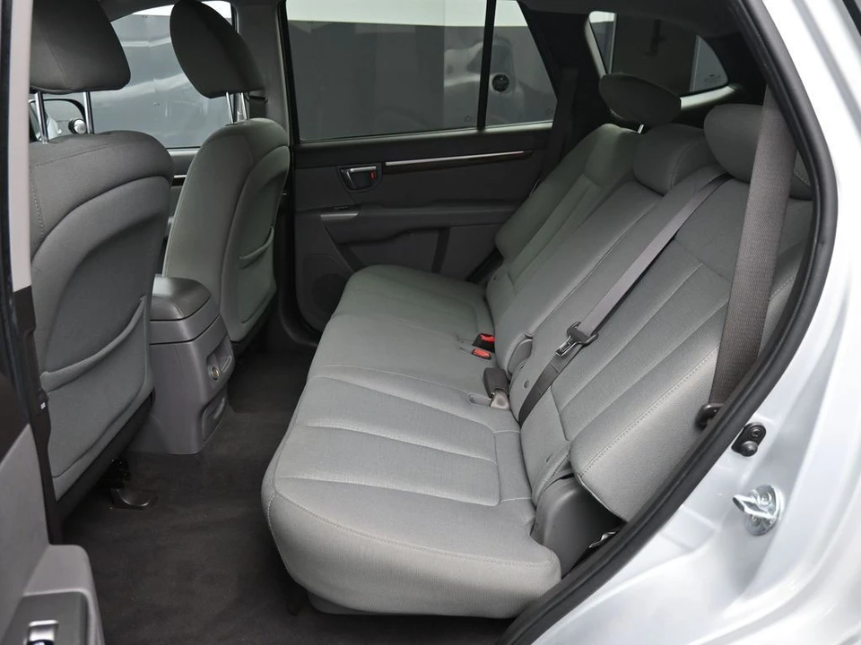 2011 Hyundai Santa Fe - Image 20 of 21