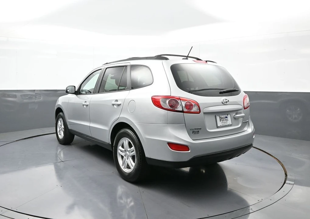 2011 Hyundai Santa Fe - Image 8 of 21