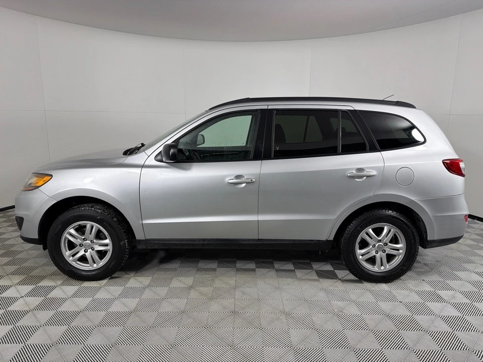 2011 Hyundai Santa Fe - Image 6 of 12