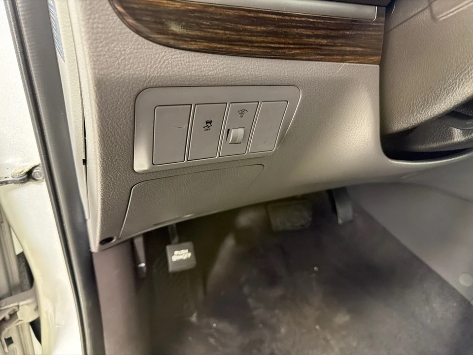 2011 Hyundai Santa Fe - Image 12 of 12
