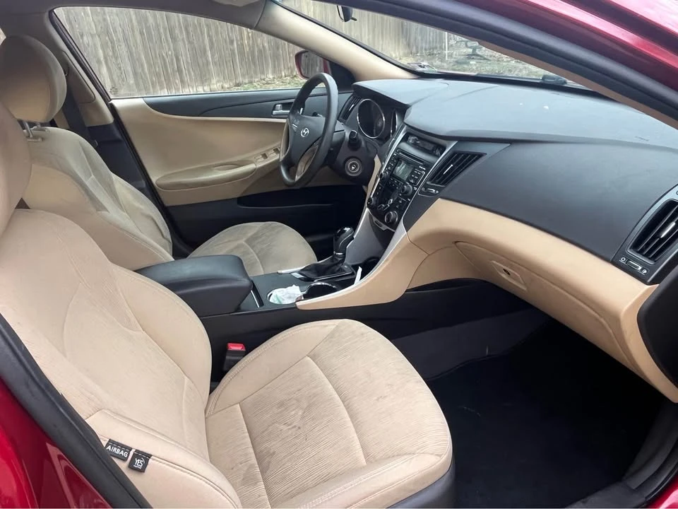 2011 Hyundai Sonata - Image 10 of 11