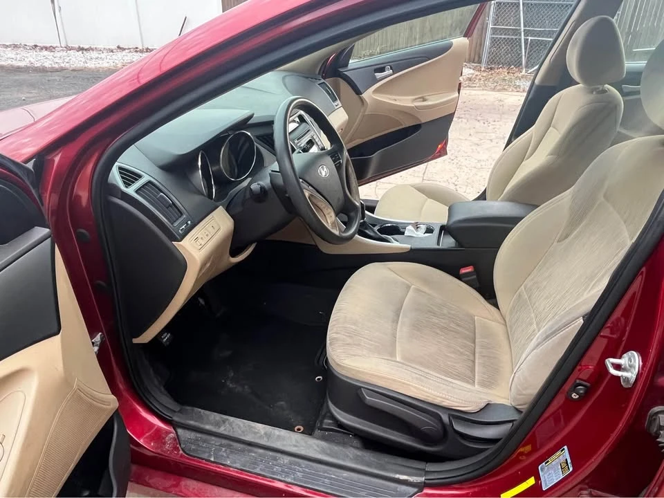 2011 Hyundai Sonata - Image 7 of 11