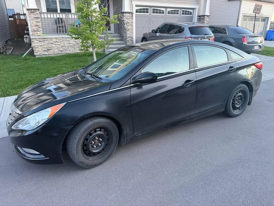 2011 Hyundai Sonata - Image 2 of 5