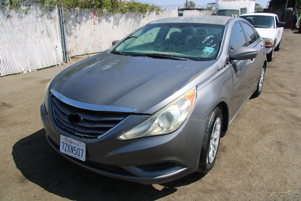 2011 Hyundai Sonata - Image 2 of 21