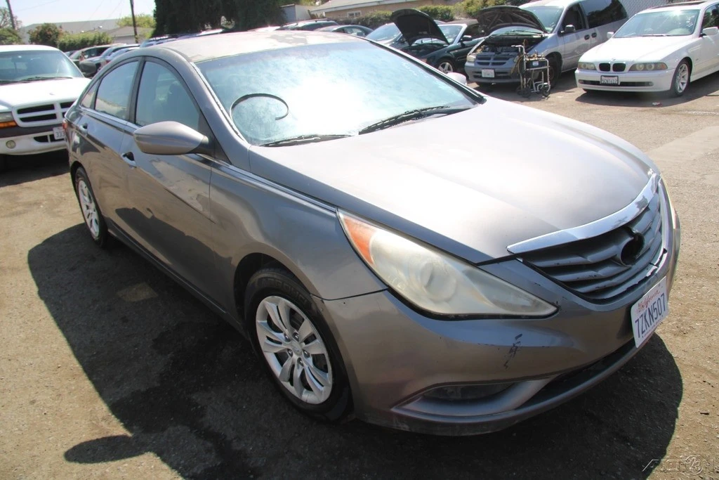 2011 Hyundai Sonata - Image 10 of 21