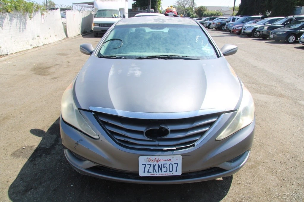 2011 Hyundai Sonata - Image 11 of 21