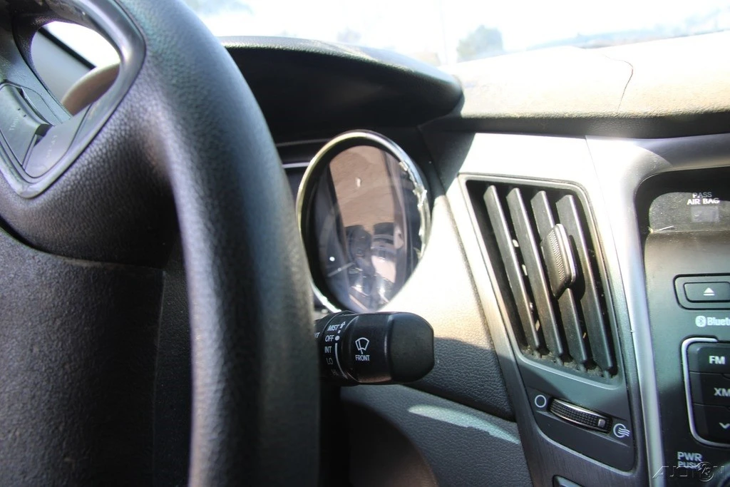 2011 Hyundai Sonata - Image 16 of 21