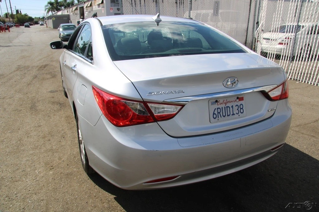 2011 Hyundai Sonata - Image 6 of 21