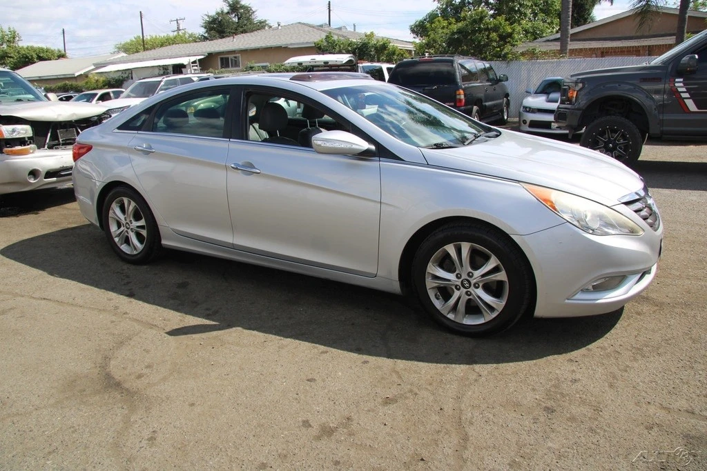 2011 Hyundai Sonata - Image 10 of 21