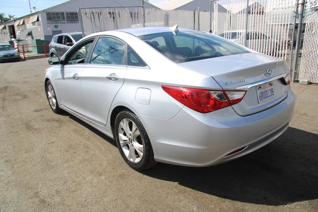 2011 Hyundai Sonata - Image 5 of 21