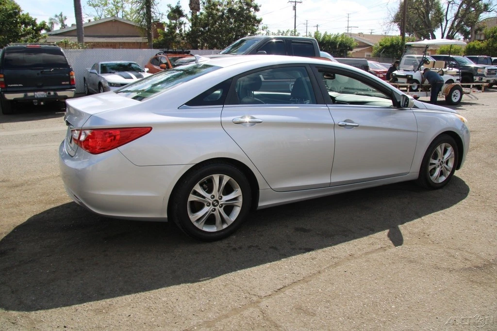 2011 Hyundai Sonata - Image 9 of 21