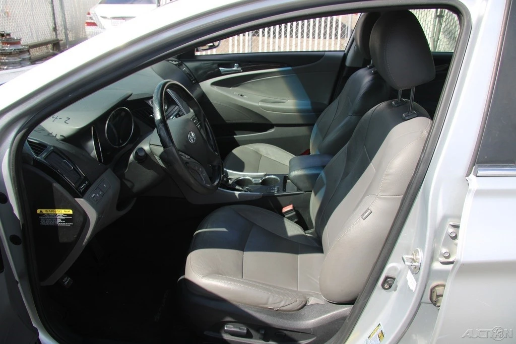 2011 Hyundai Sonata - Image 16 of 21