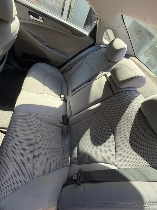 2011 Hyundai Sonata - Image 4 of 10