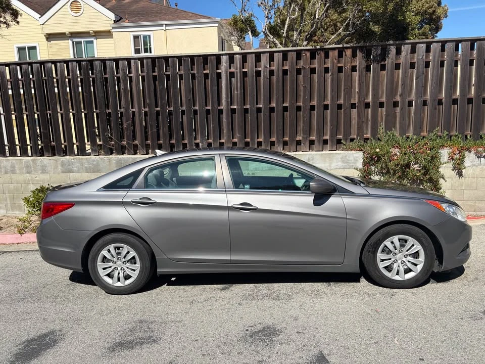 2011 Hyundai Sonata - Image 10 of 10