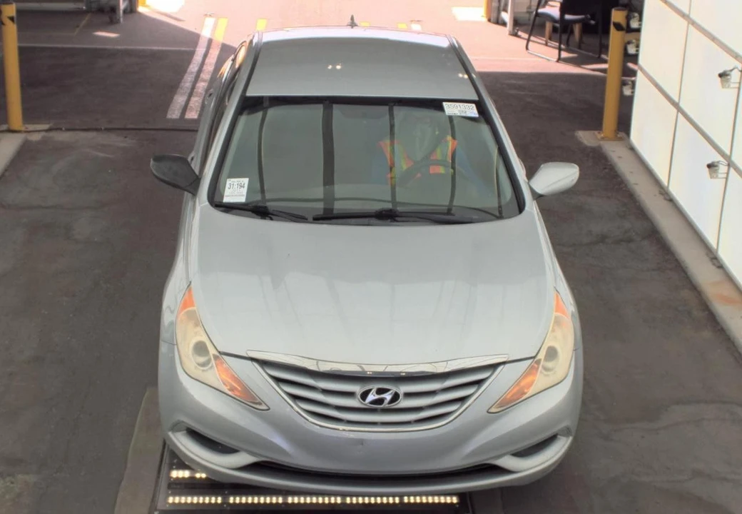 2011 Hyundai Sonata - Image 2 of 12