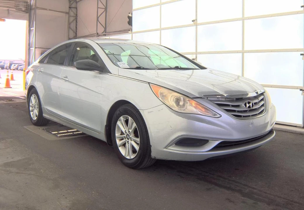 2011 Hyundai Sonata - Image 3 of 12