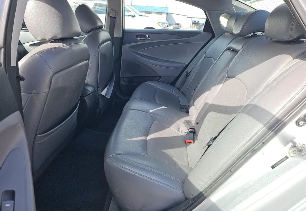 2011 Hyundai Sonata - Image 11 of 12