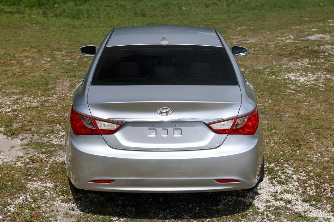 2011 Hyundai Sonata - Image 9 of 21