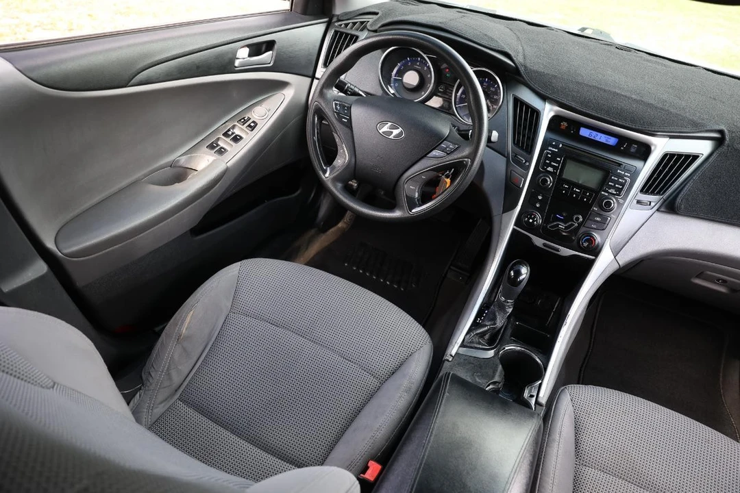 2011 Hyundai Sonata - Image 20 of 21